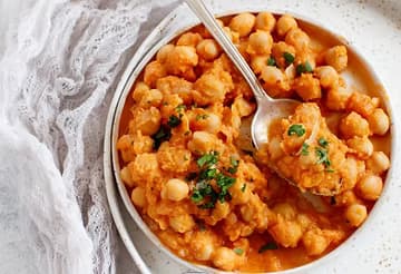 Recipe Corner: Coconut Cauliflower Chickpea Curry